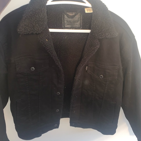 Levi’s black fuzzy jean jacket - Picture 1 of 3